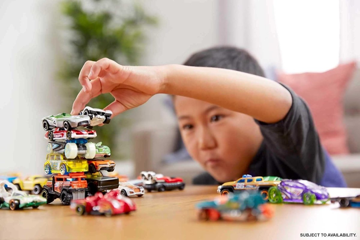 Hot Wheels 20-Car Gift Pack view 3