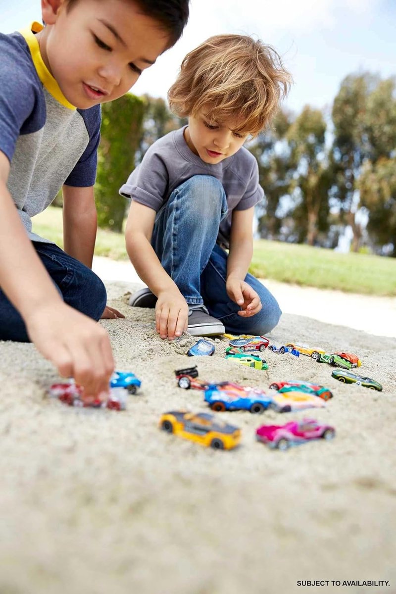 Hot Wheels 20-Car Gift Pack view 5