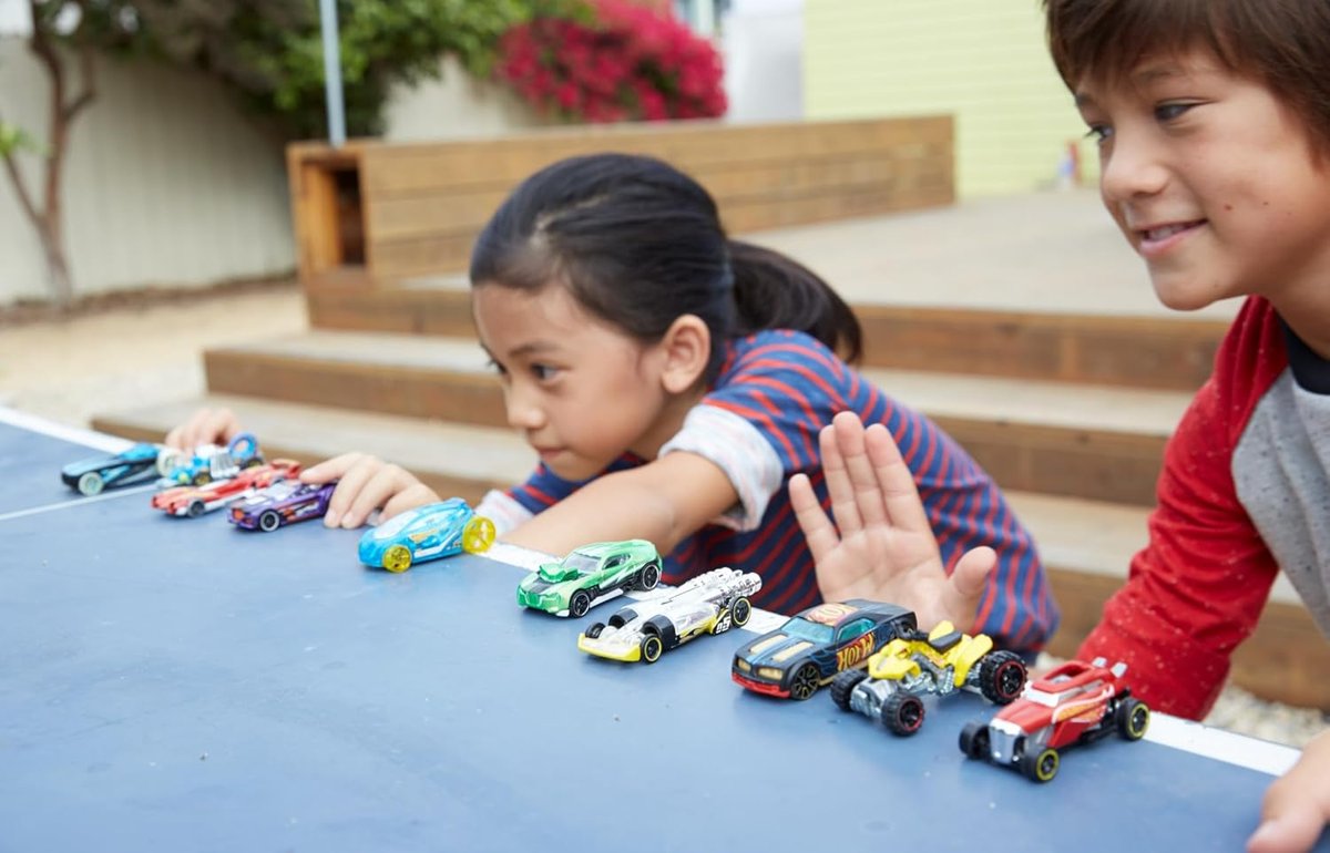 Hot Wheels Themed 5-Car Pack view 4