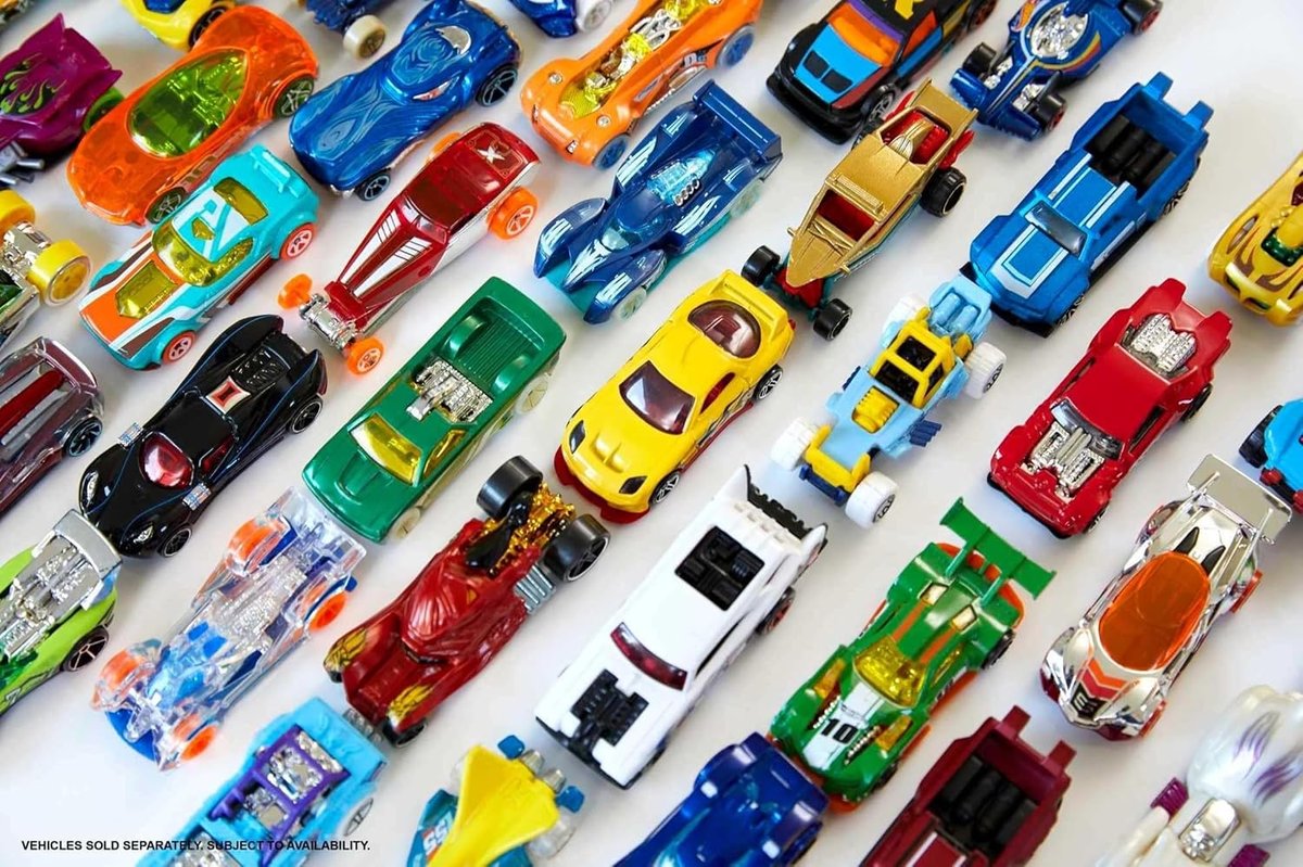 Hot Wheels 72-Car Mainline Box view 3