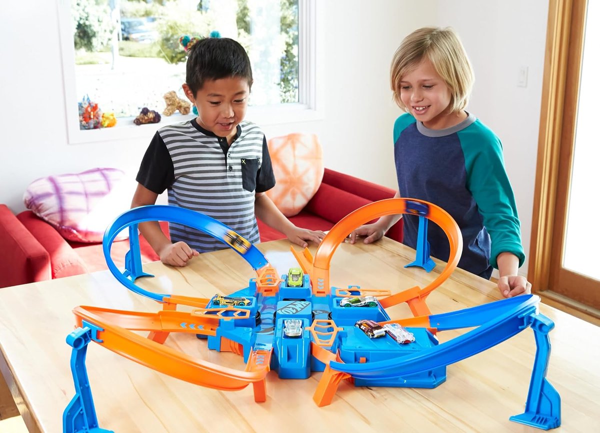Hot Wheels Criss-Cross Crash Track Set view 2