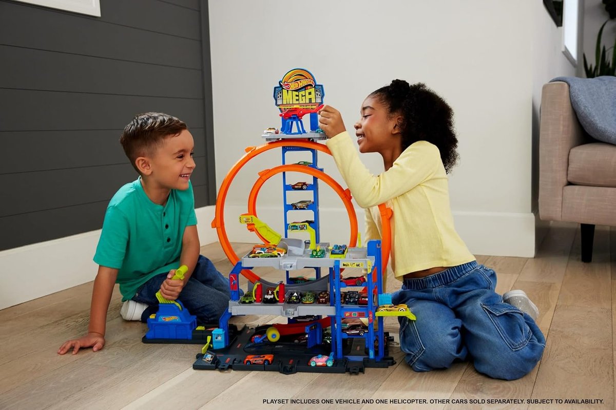 Hot Wheels City Mega Loop Garage view 2