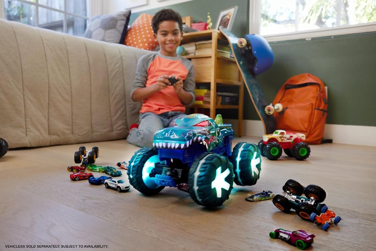 Hot Wheels Monster Trucks Mega-Wrex Alive RC view 2