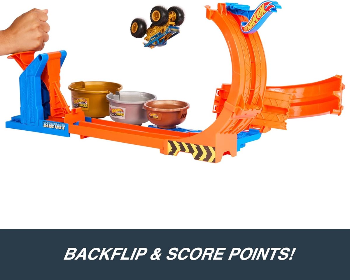 Hot Wheels Loop-and-Flip Trophy Challenge view 3