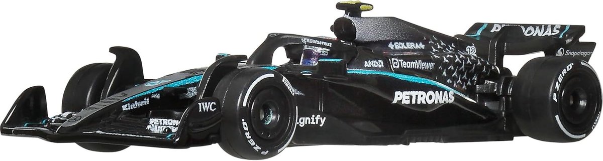 Hot Wheels Premium Mercedes-AMG PETRONAS Formula One Team 2-Pack view 4