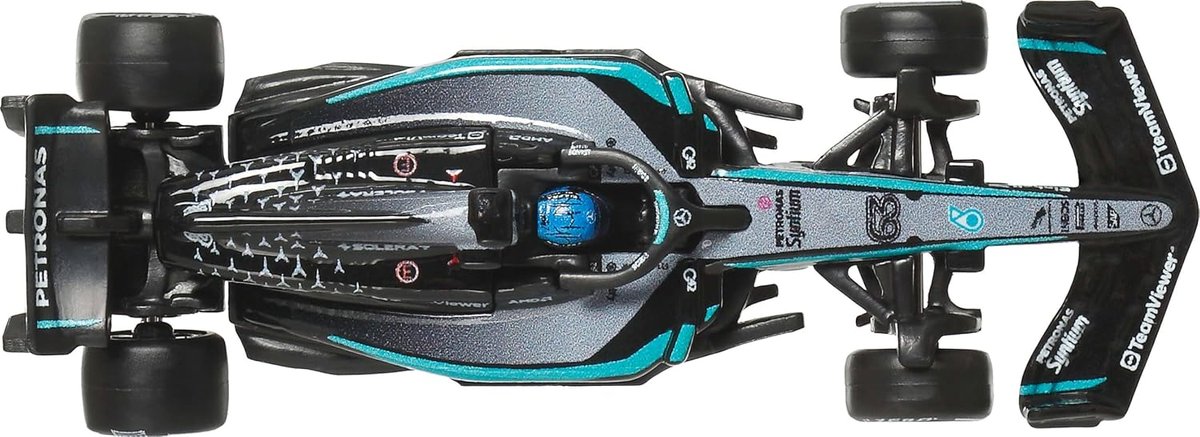 Hot Wheels Premium Mercedes-AMG PETRONAS Formula One Team 2-Pack view 6