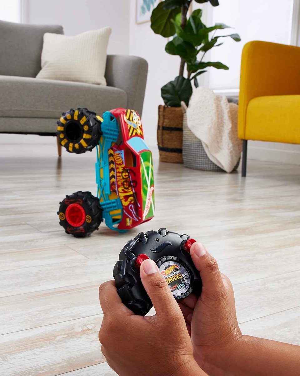Hot Wheels RC Monster Trucks HW Demo Derby view 2